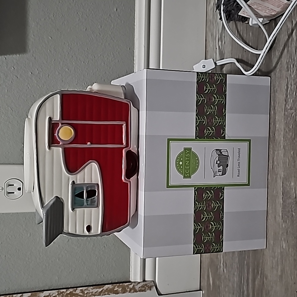 Scentsy Road Less Traveled Wax Warmer